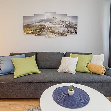 Bright Apartment,For 1-4,Near Old Town Vilnius Bagian luar foto